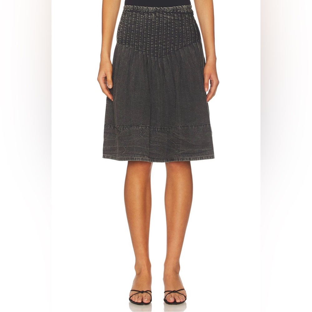 Peyton Pintuck Midi Skirt
Free People in Washed Black